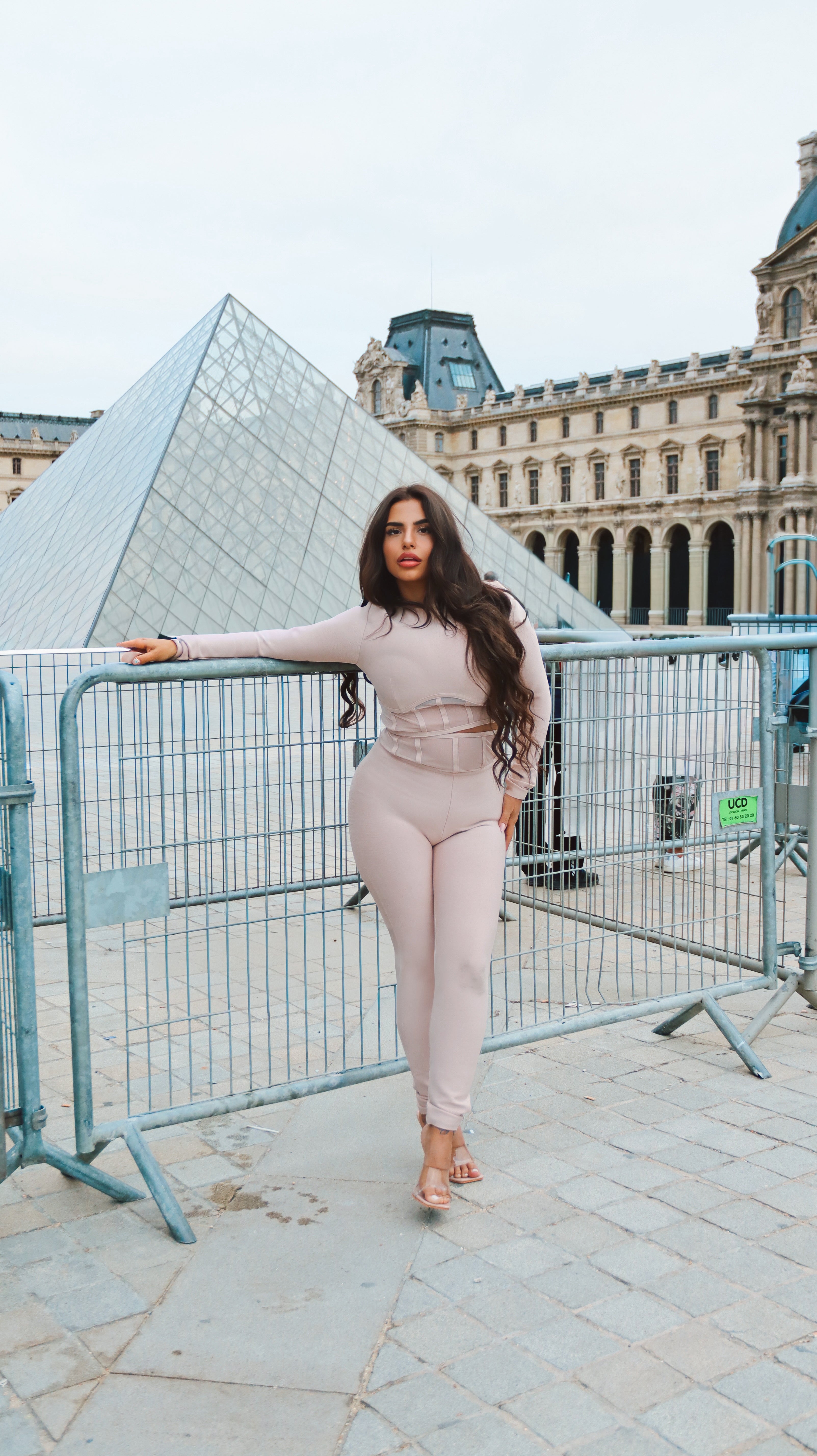 COORDINATO BEIGE MIL